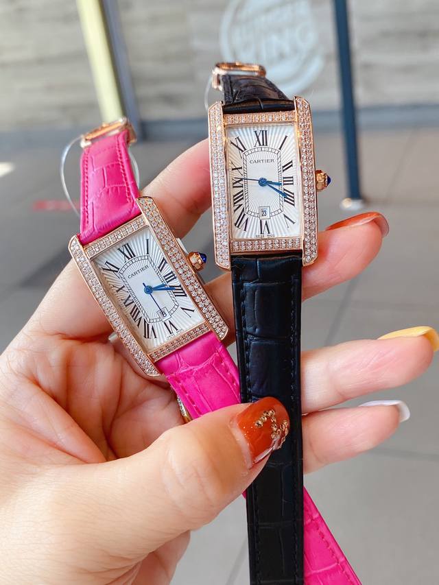 白壳 玫瑰金 钻+50 卡地亚-Cartier Tank Am Ricaine腕表中号表款卡家经典之作 采用精钢表壳 进口石英机芯 顶级高密度矿物质镜面 剑形蓝